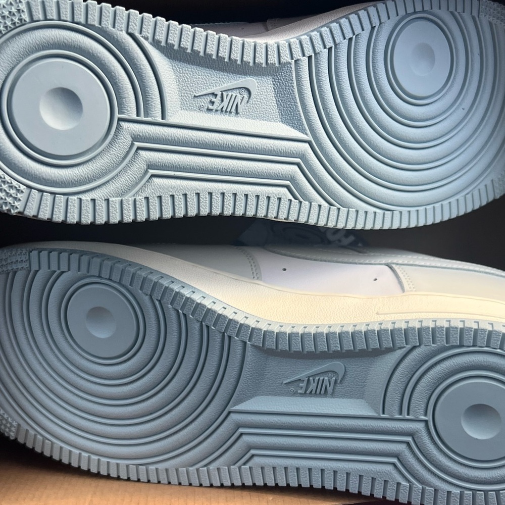 Nike Air Force 1 Photon Gray Patent leather size 11M - Picture 2 of 4